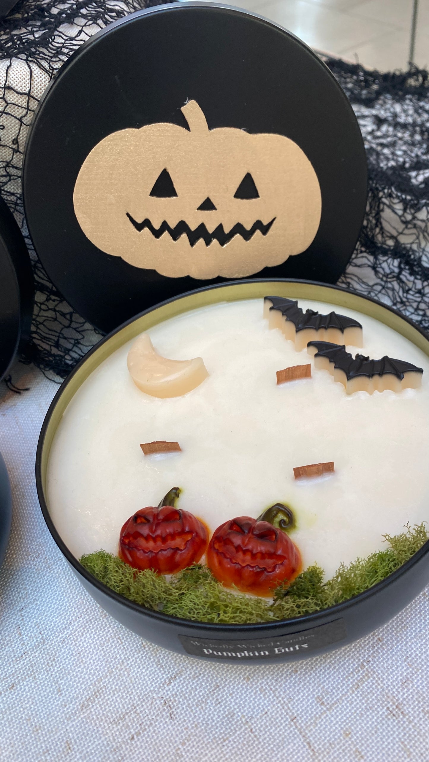 14oz Pumpkin Guts Black Tin